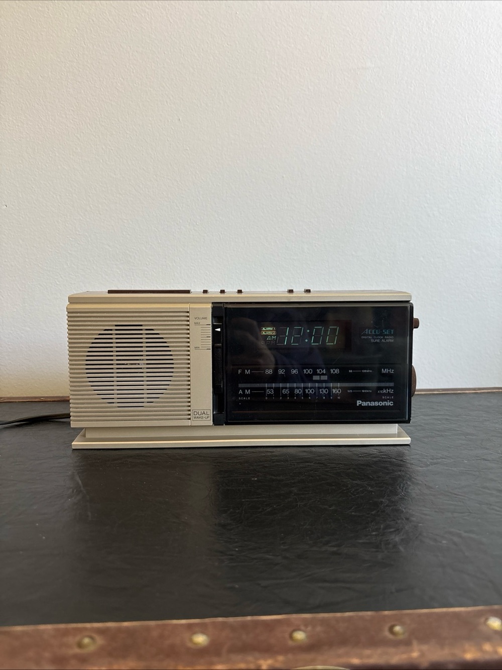 Panasonic RC-6310 VNTG AM/FM Digital Clock Radio Woodgrain Accu-Set Tested WORKS